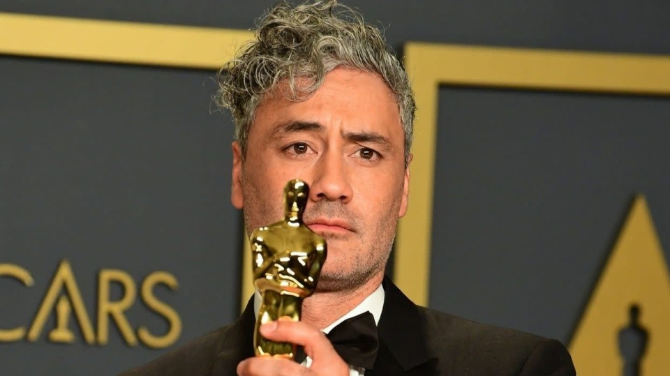 Taika Waititi po zisku Oscara kritizoval Apple